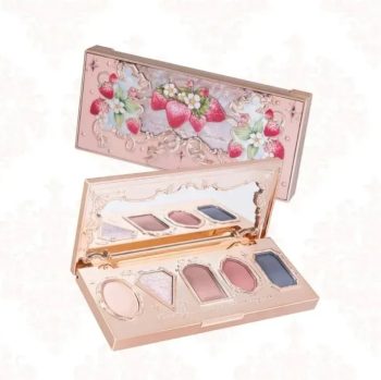 Палетка тіней від Flower Knows з колекції Strawberry Rococo (04 Champs Misty Rose)